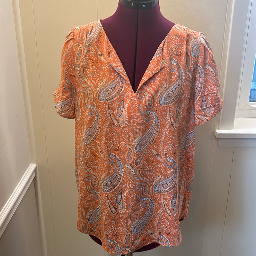Pretty peach top